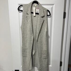 Monteau Textured Gray Sleeveless Vest